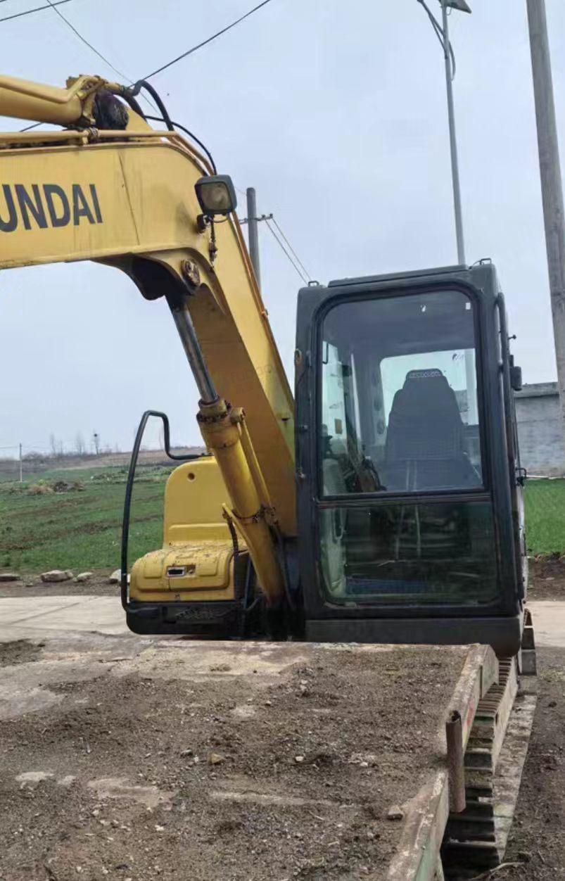 平顶山市地区处理现代80挖机