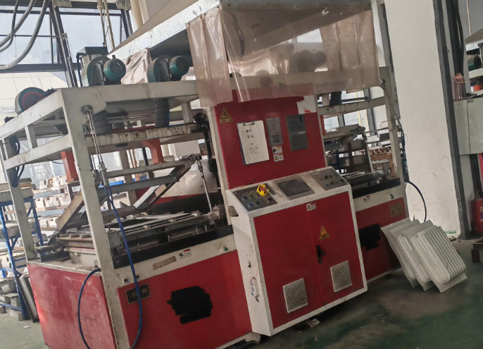 宿迁市地区工厂处理YX-28A超旭吸塑机6台