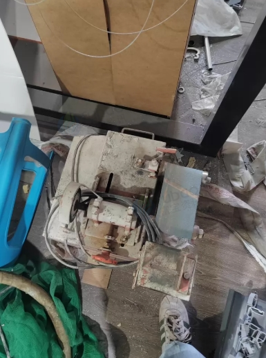 成都市地区处理不锈钢马口机、混泥土震动棒、焊机