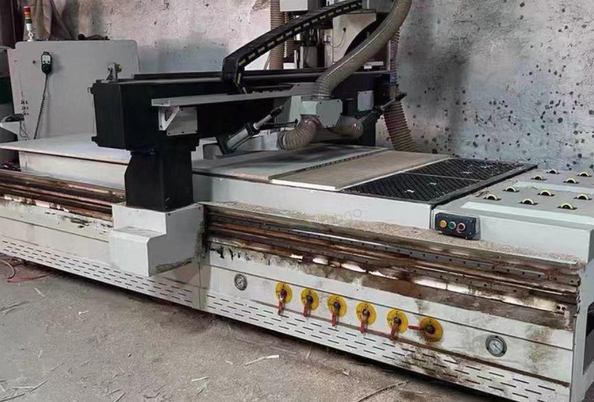 郑州市地区工厂处理封边机、下料机、铰链钻等木工家具设备