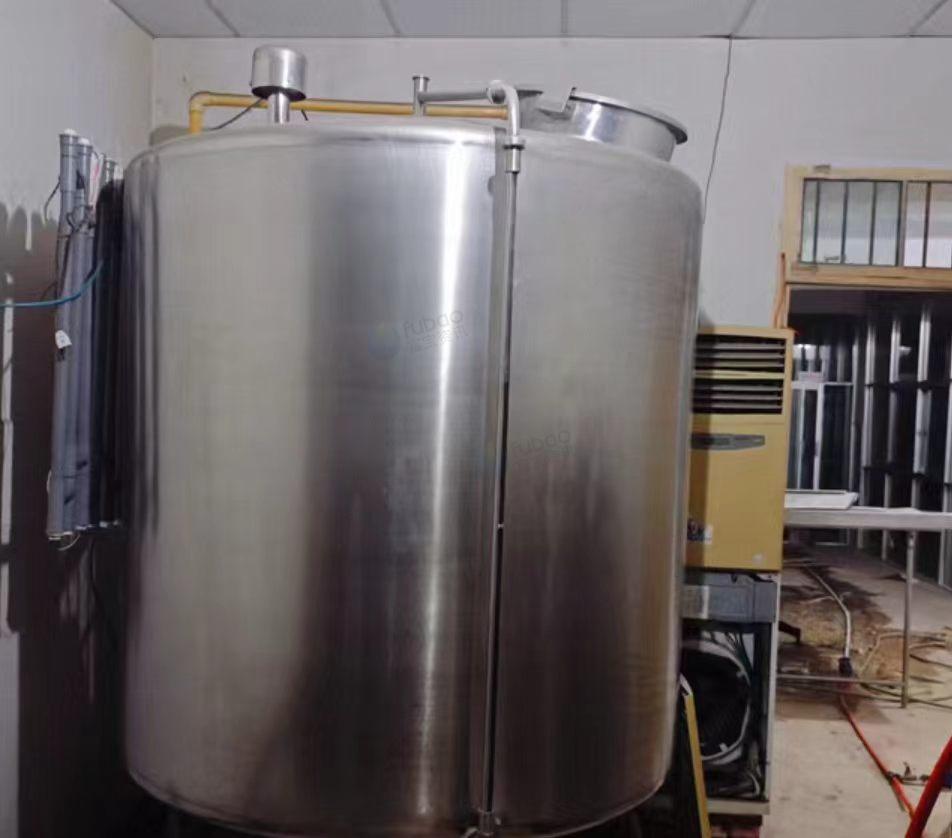 合肥市地区公司闲置处理自动塑包机、伟迪捷油墨喷码机、四台吹瓶机加烘箱、饮料罐装机、纯净水净化设备