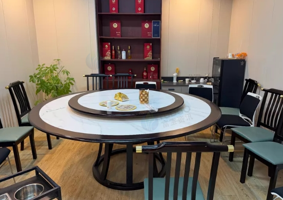 杭州地区烟酒店不开了麻将机、圆餐桌带电动转盘价加餐边柜、冰箱、美的大5匹一拖四中央空调