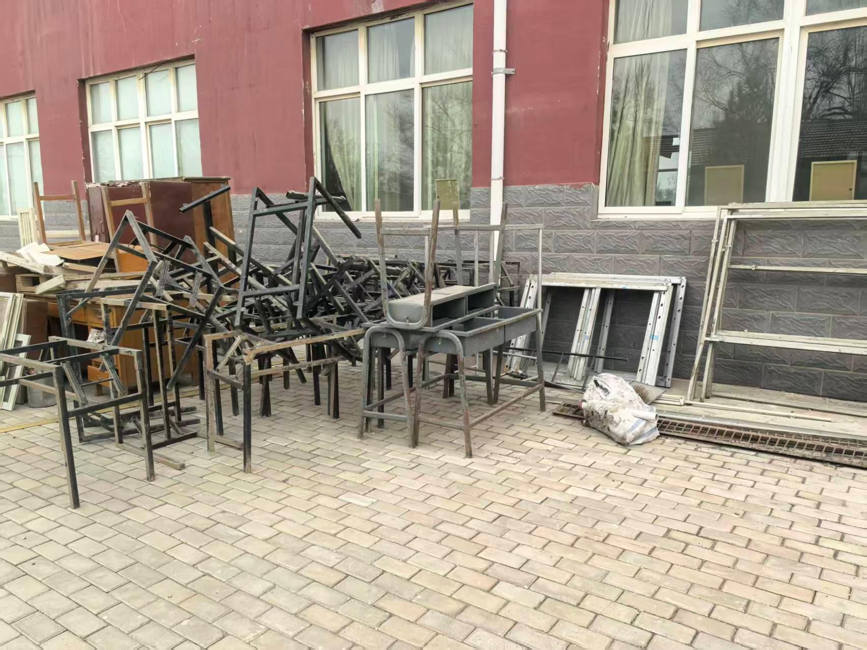 4月1日吴忠市学校家具用具1368件、设备151件等报废资产处置转让公告