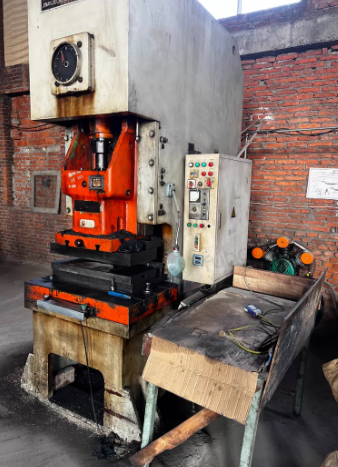 烟台地区工厂处理35吨冲床 80吨高速气动冲床