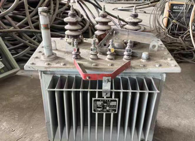 嘉峪关市地区闲置处理三个储水罐、电力变压器