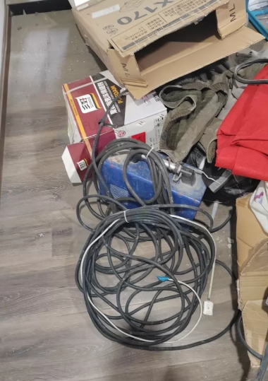 成都市地区处理不锈钢马口机、混泥土震动棒、焊机