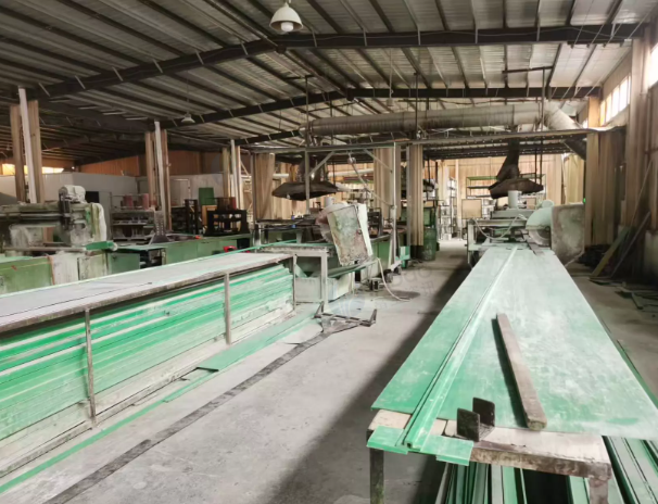 常州市地区工厂处理玻璃钢桥架生产线