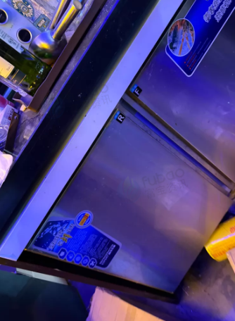 青岛市地区酒吧处理中央空调 冰箱 冰柜 制冰机 桌椅全套