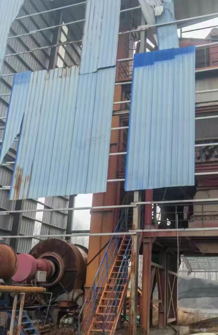 开封市地区工地处理烘干筒、搅拌机、输送带、料仓、油罐等整套沥青搅拌生产线