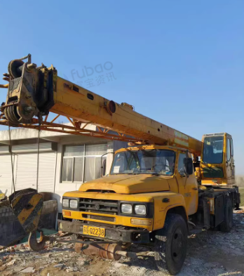 潍坊市地区处理12年徐工8吨吊车