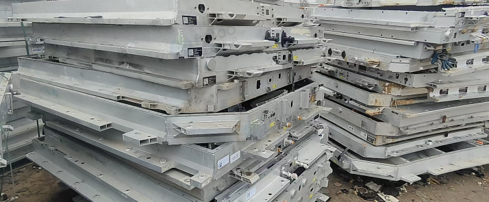 供应：四十吨铝合金，汽车底盘拆料