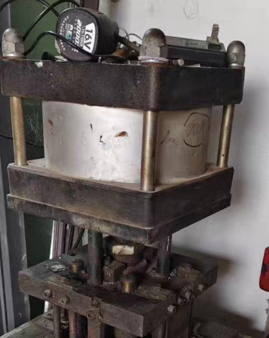 洛阳市地区处理挖锁机、铣床机、组角机、双角数显精密切割锯