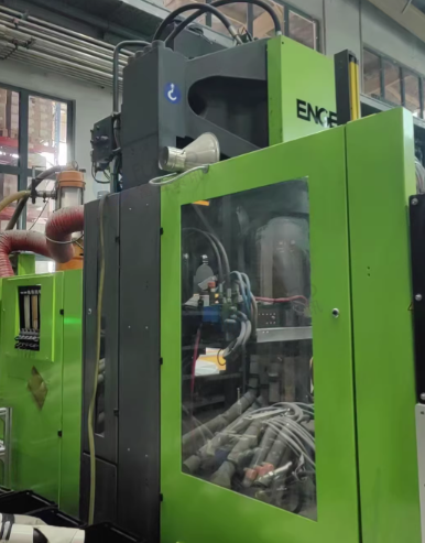 无锡地区工厂处理ENGEL恩格尔300T注塑机