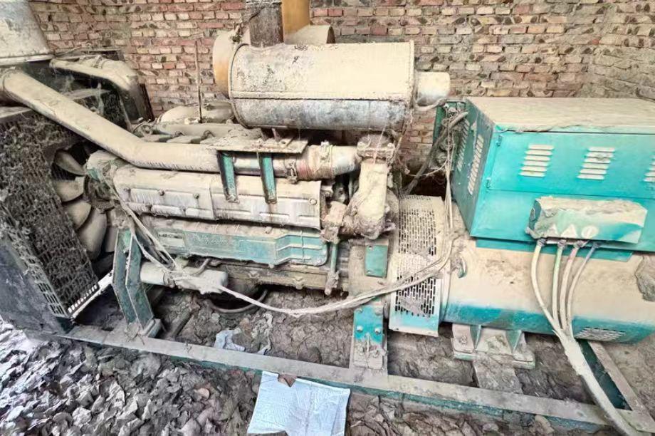 商丘市地区处理陕汽自卸车、柴油发电机、滚筒筛沙机