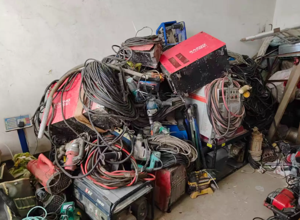 南通市地区工厂处理发电机3台、二保焊机8台