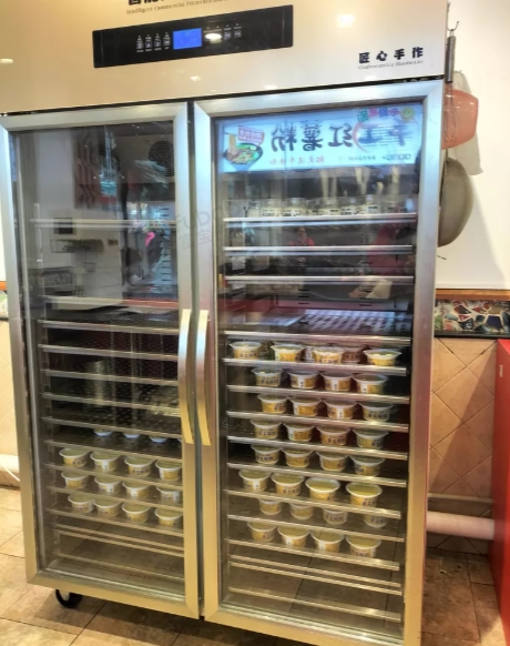 成都市地区处理酸奶店全套商用设备、智能巴氏杀菌机、智能商用发酵机、荣事达双门冷藏展示柜等吗