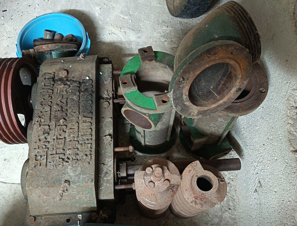 玉林地区个人处理米粉机、30千瓦电动机、铁架等