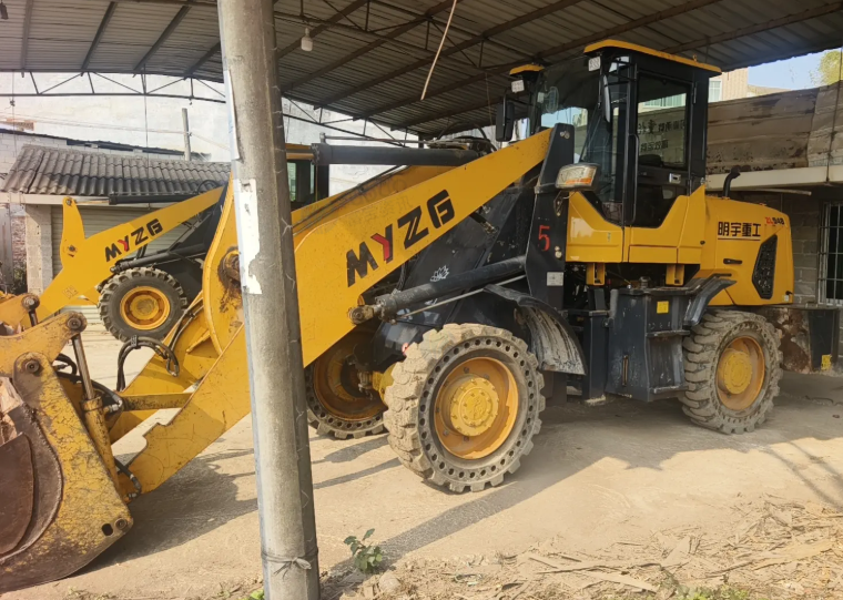 贵港市地区处理2台明宇948-946抓木机