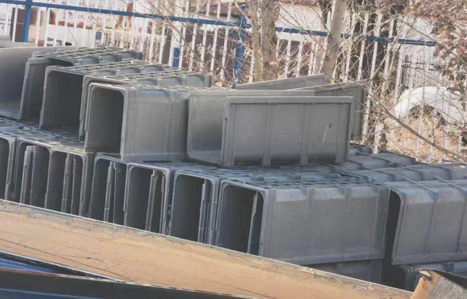 赤峰市地区工地处理旧铁管、铁件、塑料管、铁篦子、风球、方管、角铁等