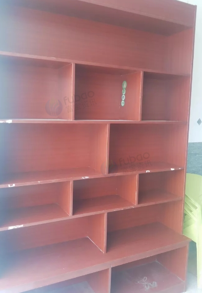 成都市地区处理烟酒柜、钻石椅、火锅桌、液化气灶具、展示柜、冰柜等