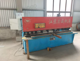滨州市地区工厂处理QC12Y-4×2500液压摆式剪板机 J218-40开式固定台压力机