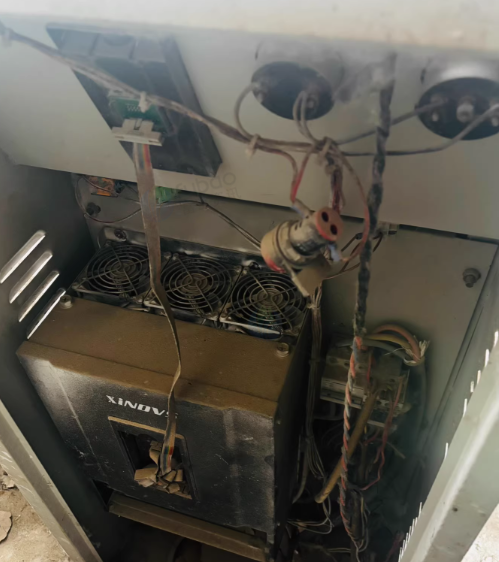 宿迁市地区工厂处理22kw双轴分散机➕一个不锈钢桶