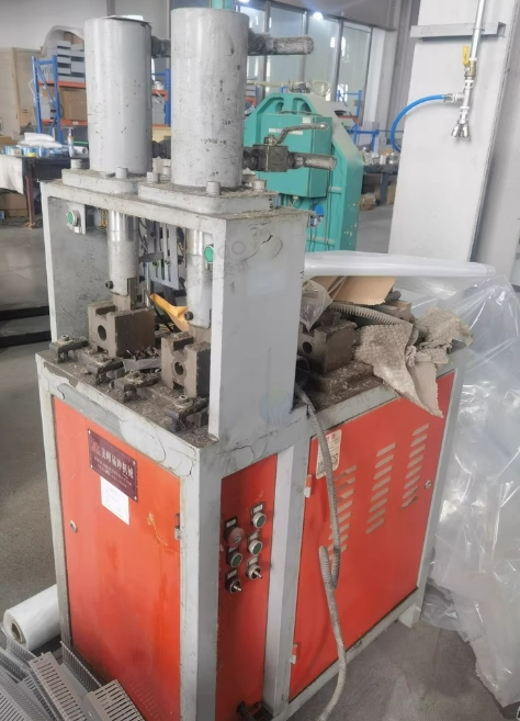 济南市地区个人处理不锈钢管子相贯线冲切机带两套模具