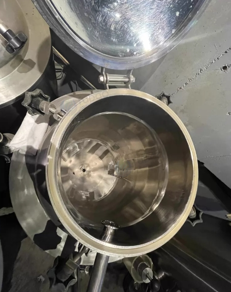 黔南地区个人处理酿酒设备、6个发酵罐 