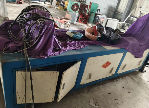 泰州市地区工厂处理10T河南航吊1台、风管生产设备