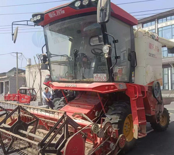 洛阳市地区处理雷沃小麦收割机