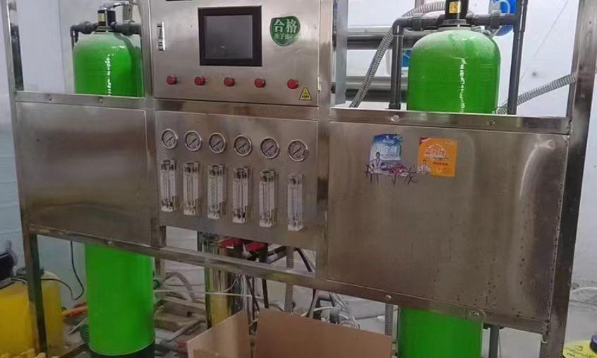 定西市地区处理净水组、0.5吨平口搅拌罐、1.0吨平口搅拌罐、延时配电箱等日化设备