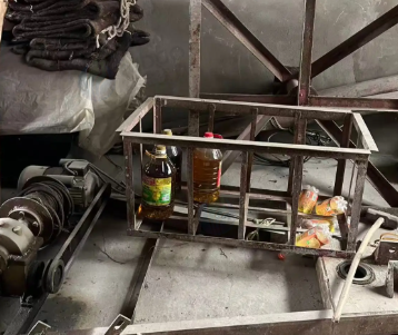 重庆地区自用处理搅拌机、电机、夹具、斗车等