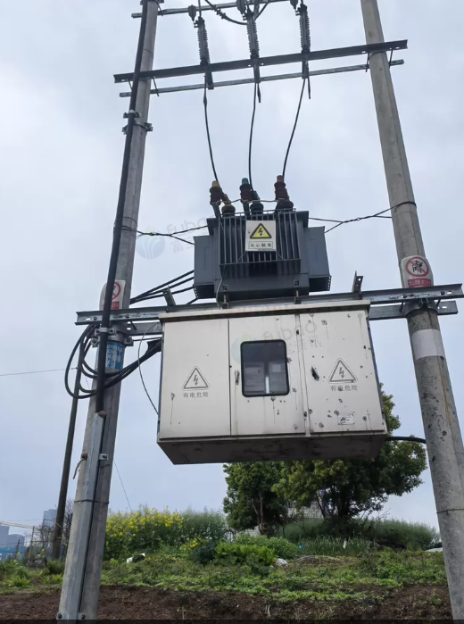 金华地区处理JP-160ZD户外低压综合配电箱跟钱江电气160KVA电力变压器一套