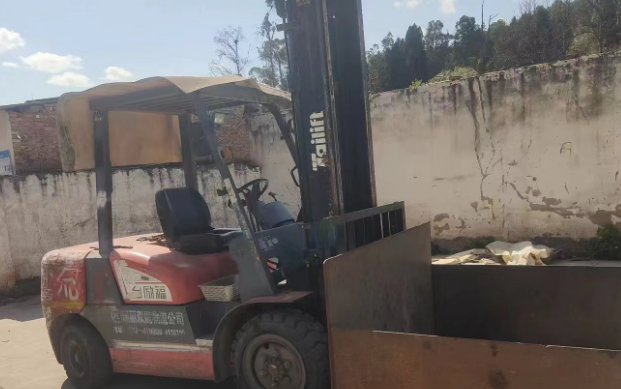 昆明市地区处理台励福3吨半叉车