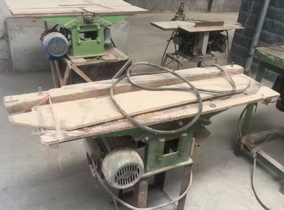 德阳市地区处理丝网印机器、木工设备、三台刨木机、两台台钻