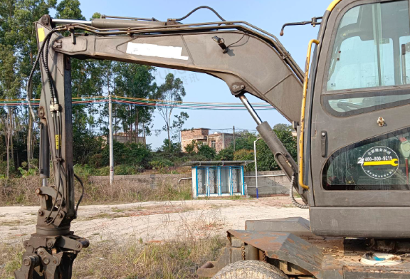 湛江市地区处理夹机、自卸货车