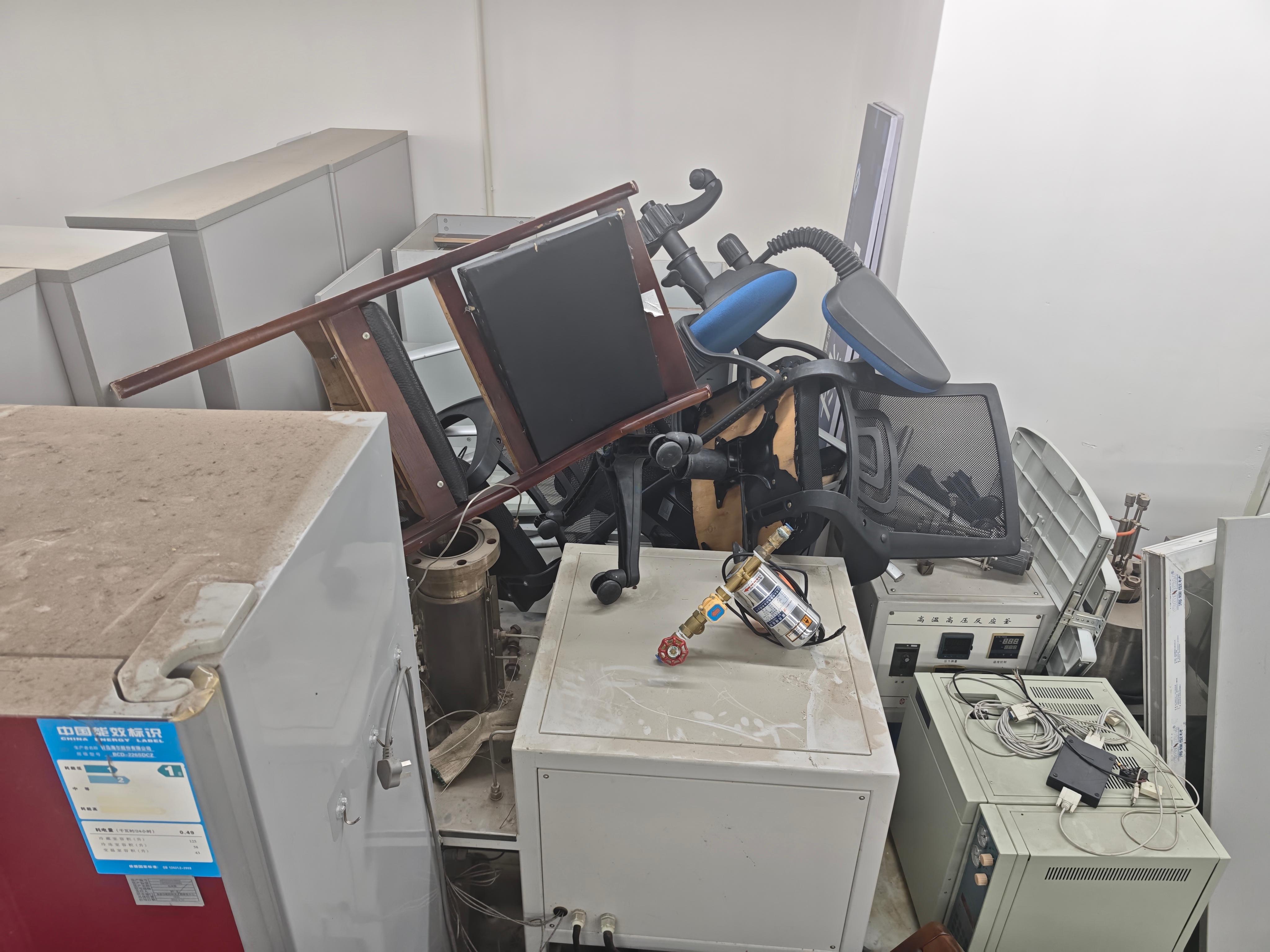 4月15日重庆北碚区研究院电子设备及家具等废旧物资一批转让公告