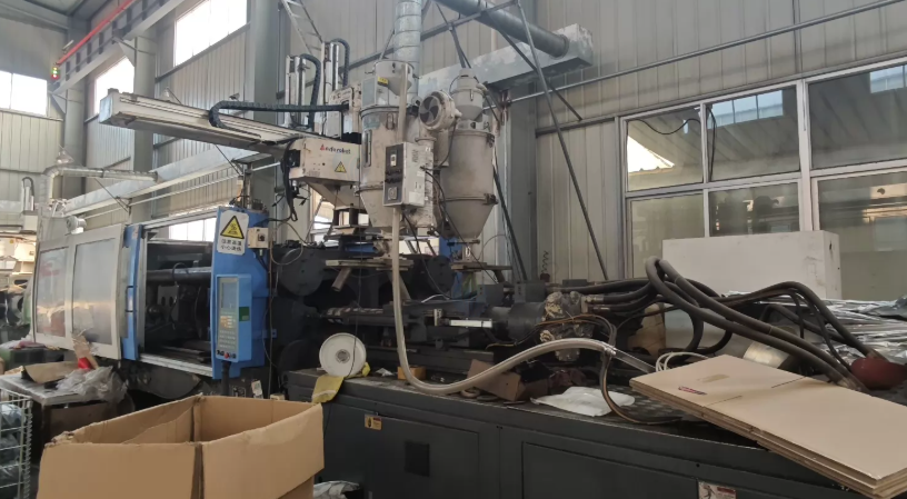 泰州市地区工厂处理600T双色注塑机