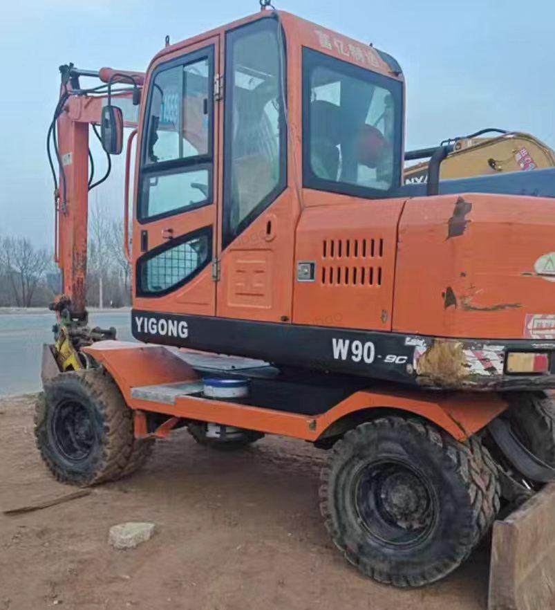 鄂尔多斯市地区处理90胶轮挖机