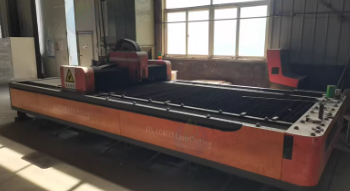 青岛市地区公司处理2台液压折弯机 嘉泰激光切割机