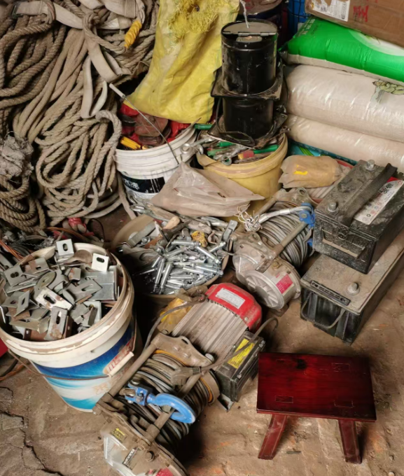 松原市地区工地完工处理电焊机，切割机，台转，电锤，水平仪，电镐，水钻，气泵，洗车机，电缆线，焊把线