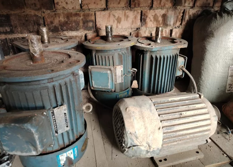 固原市地区处理4千瓦立式电机4级两台、3千瓦立式电4级2台、3千瓦卧式2级的1台