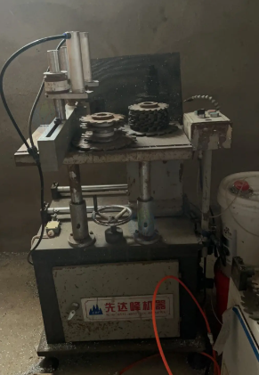 北京地区工厂处理断桥设备大锯、组角机、角码锯、数控洗、销钉打孔机、洗中挺机