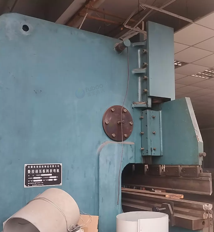 无锡市地区工厂处理东海裕祥110*4000数控液压折弯机1台、WC67Y-100/4000数控液压板料折弯机