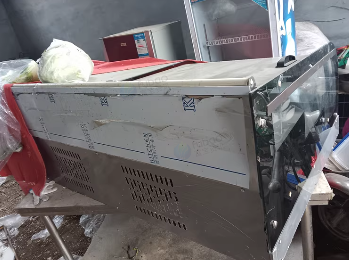 济南市地区处理保鲜柜、电动三轮车和架子