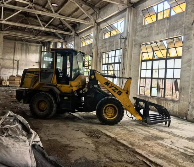 广元市地区木材卷皮厂处理一整套生产线，夹木机，叉车等