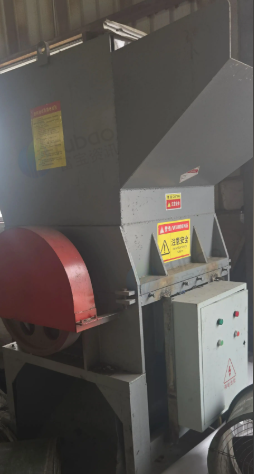 合肥市地区工厂处理破碎机、脱标机、提料机等全套设备