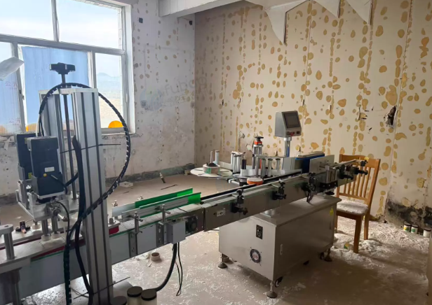 潍坊市地区工厂处理颗粒罐装，旋盖机等全套设备