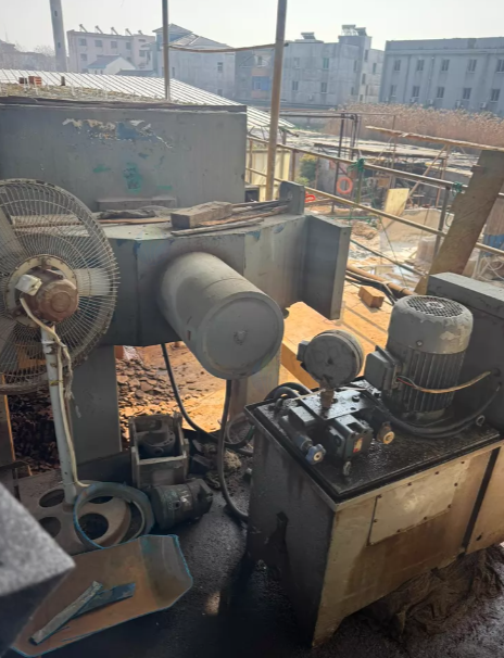 嘉兴地区处理两台污水压滤机