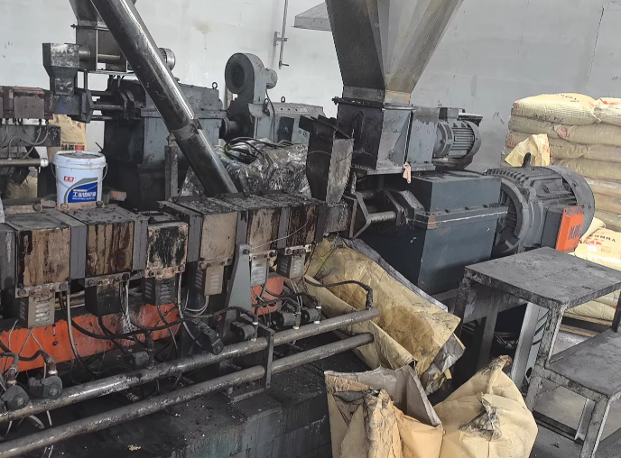 常州市地区工厂处理南京科亚平行双螺杆65机造粒机全套